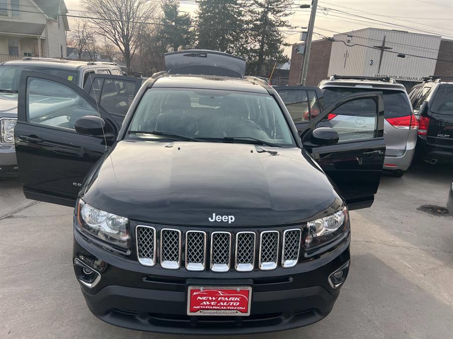 2016 Jeep Compass Latitude 4x4 4dr SUV photo