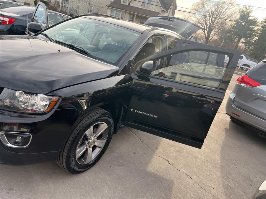 2016 Jeep Compass Latitude 4x4 4dr SUV photo