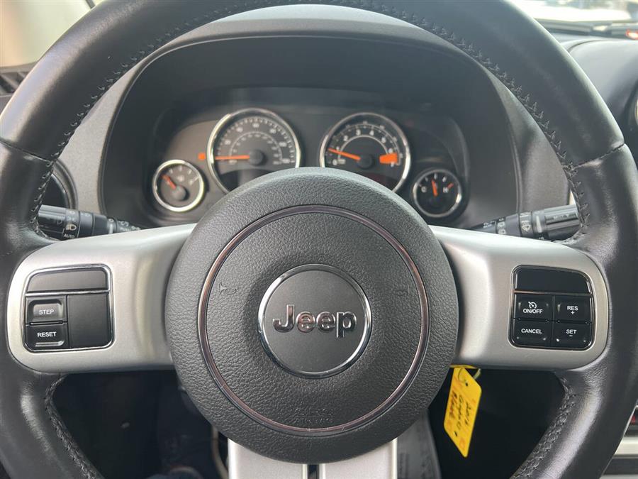 2016 Jeep Compass Latitude 4x4 4dr SUV photo