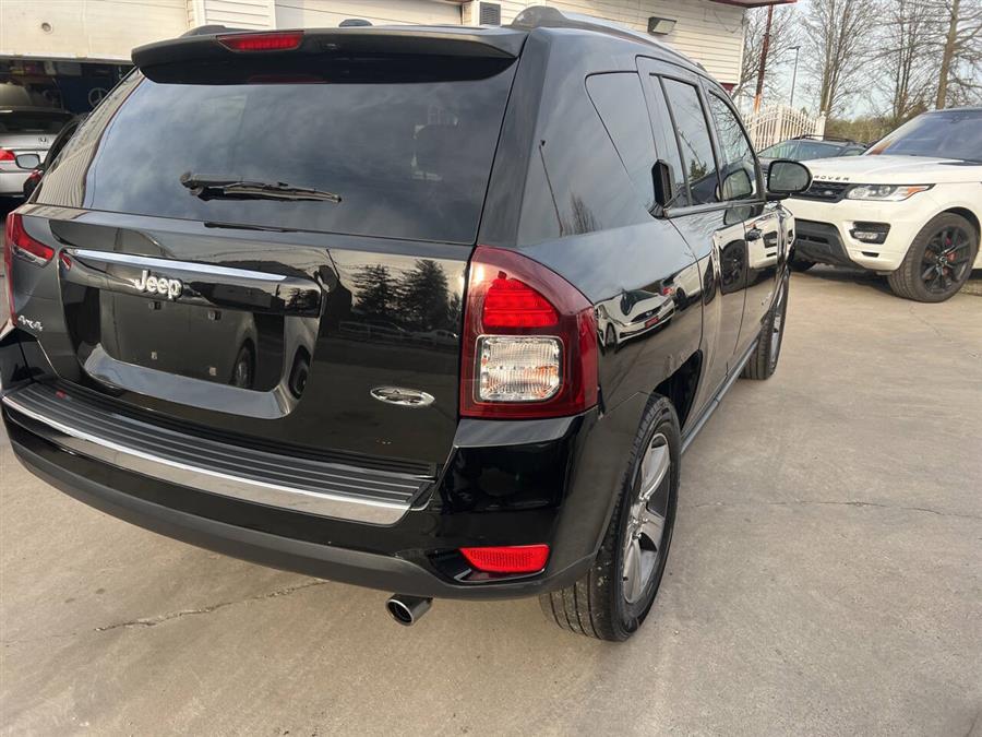 2016 Jeep Compass Latitude 4x4 4dr SUV photo