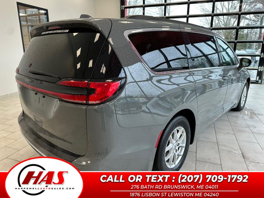 2022 Chrysler Pacifica Touring L FWD photo