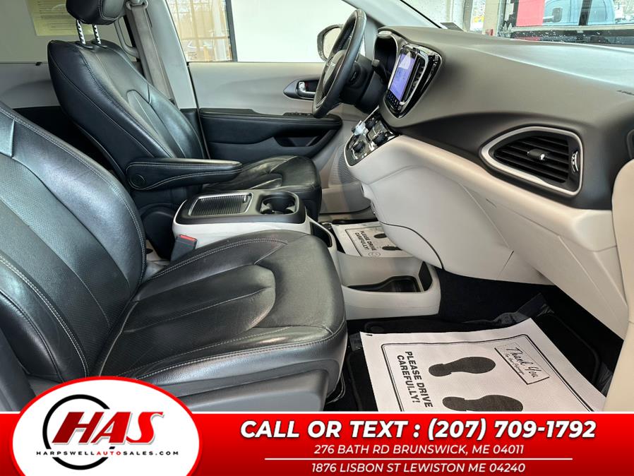 2022 Chrysler Pacifica Touring L FWD photo