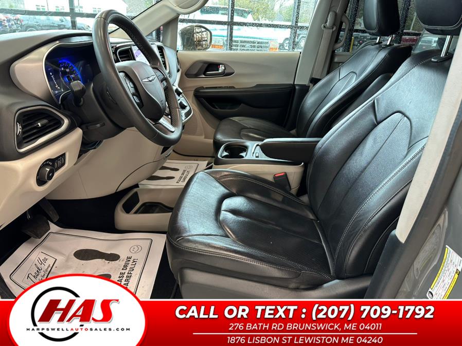 2022 Chrysler Pacifica Touring L FWD photo