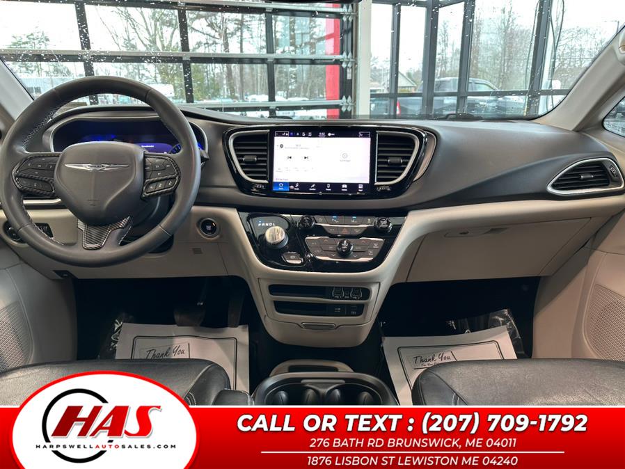 2022 Chrysler Pacifica Touring L FWD photo