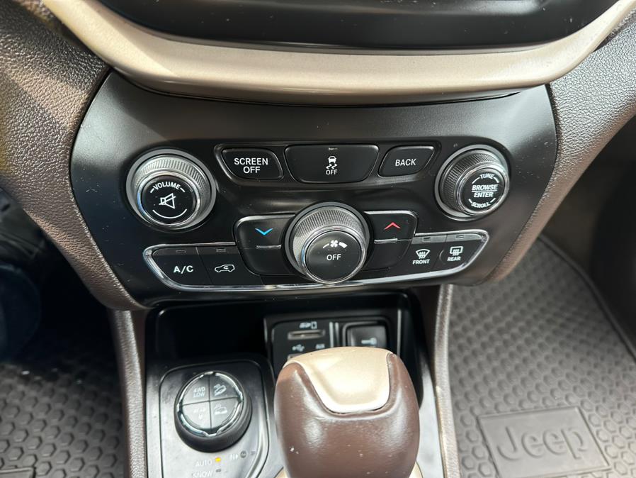 2014 Jeep Cherokee Trailhawk photo