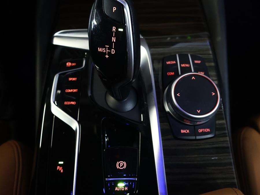 2022 BMW 5-Series 530 XI photo