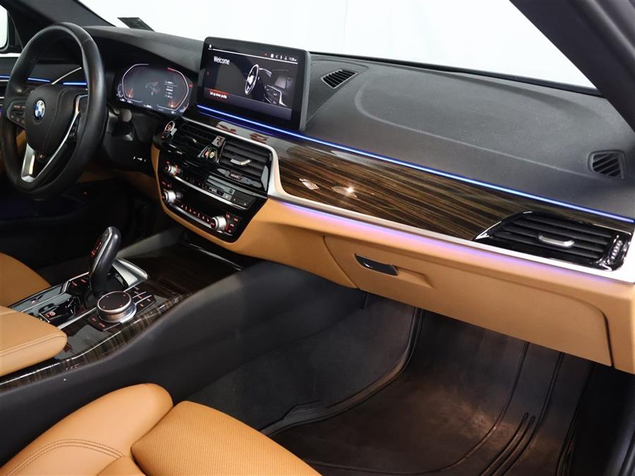 2022 BMW 5-Series 530 XI photo