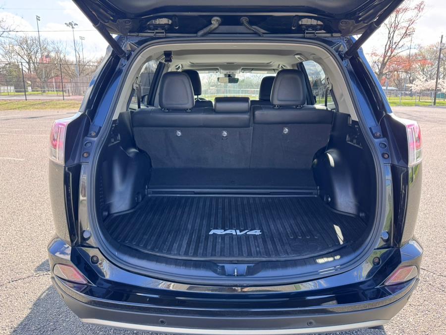 2017 Toyota RAV4 Hybrid Limited AWD (Natl) photo