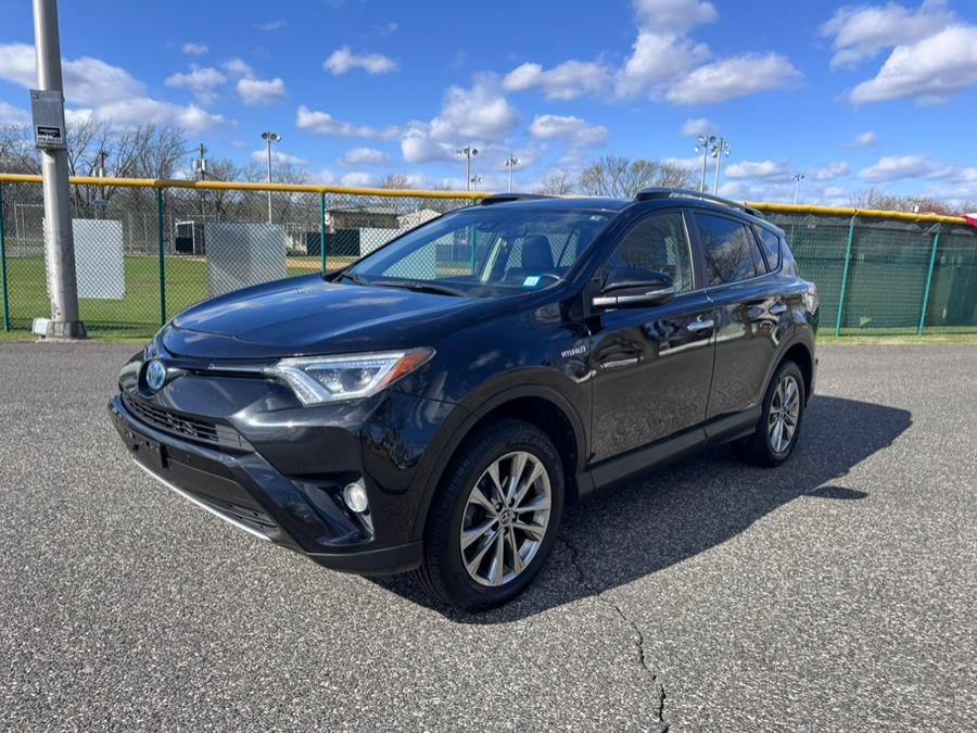 2017 Toyota RAV4 Hybrid Limited AWD (Natl) photo