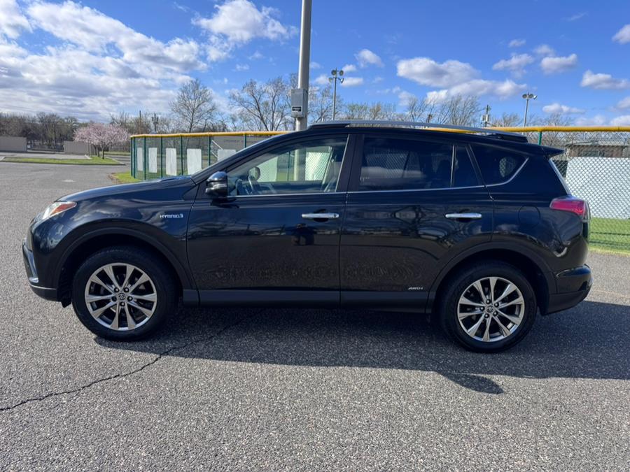 2017 Toyota RAV4 Hybrid Limited AWD (Natl) photo