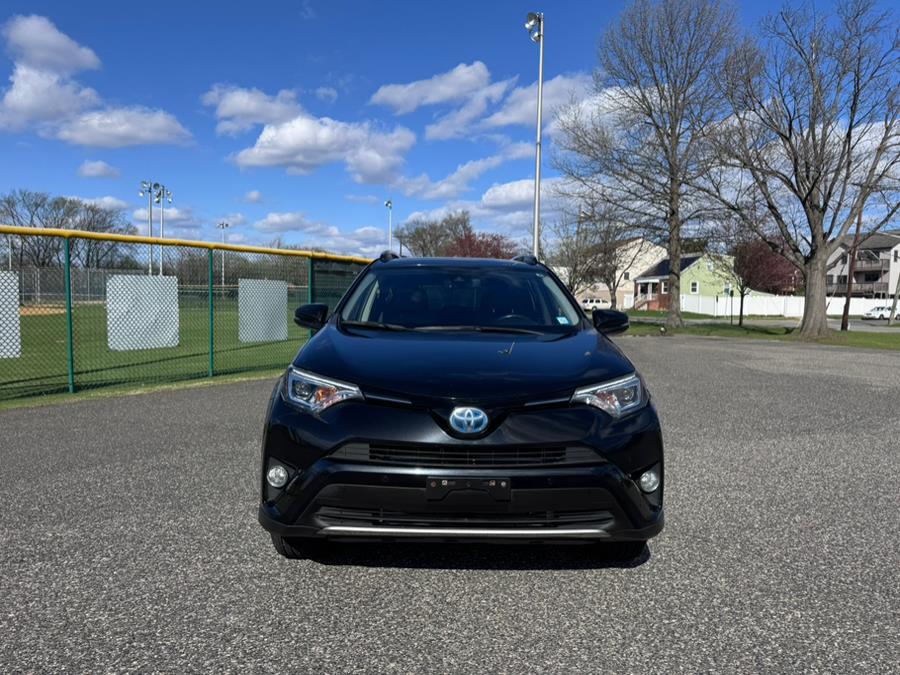 2017 Toyota RAV4 Hybrid Limited AWD (Natl) photo