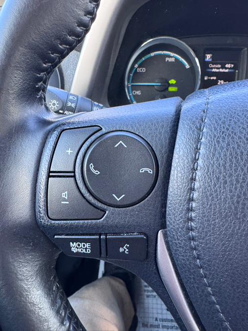 2017 Toyota RAV4 Hybrid Limited AWD (Natl) photo