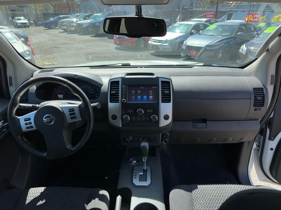 2021 Nissan Frontier King Cab 4x4 SV Auto photo