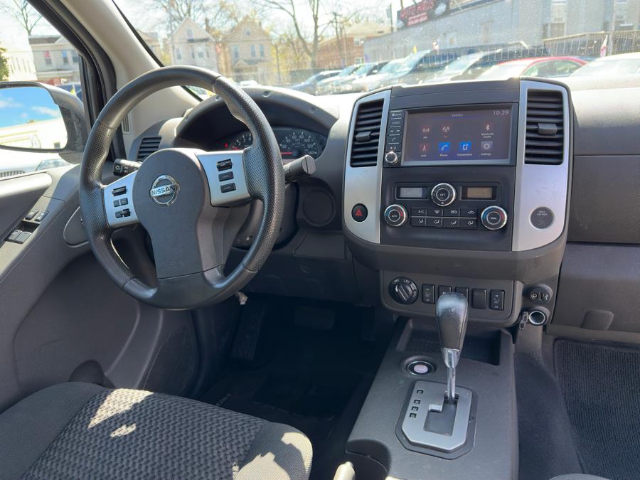 2021 Nissan Frontier King Cab 4x4 SV Auto photo