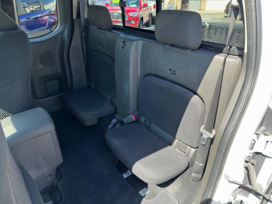 2021 Nissan Frontier King Cab 4x4 SV Auto photo