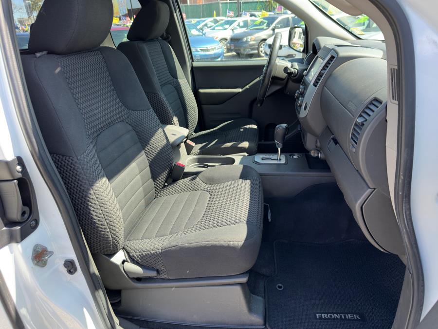 2021 Nissan Frontier King Cab 4x4 SV Auto photo
