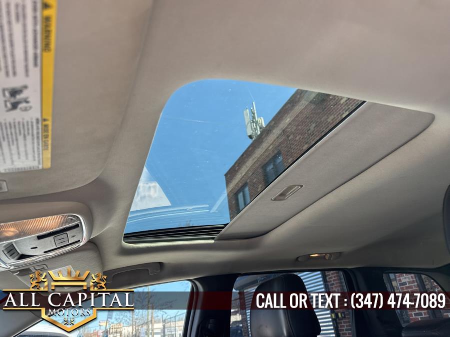 2011 Jeep Grand Cherokee Laredo photo