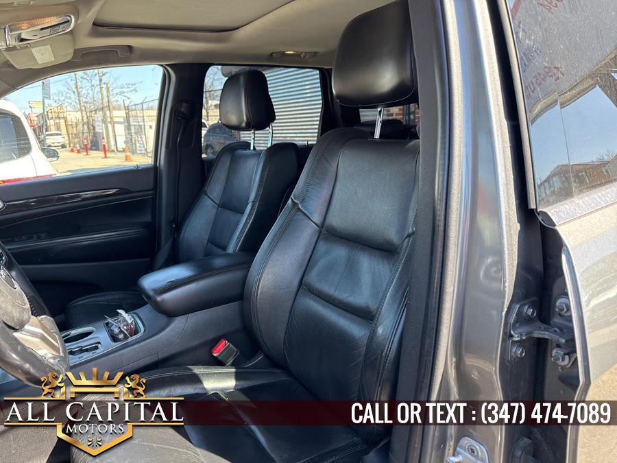 2011 Jeep Grand Cherokee Laredo photo