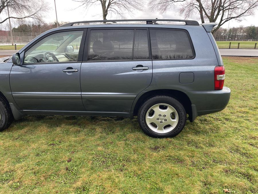 2005 Toyota Highlander photo