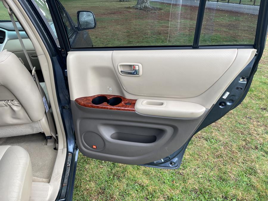 2005 Toyota Highlander photo