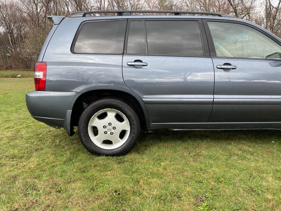 2005 Toyota Highlander photo