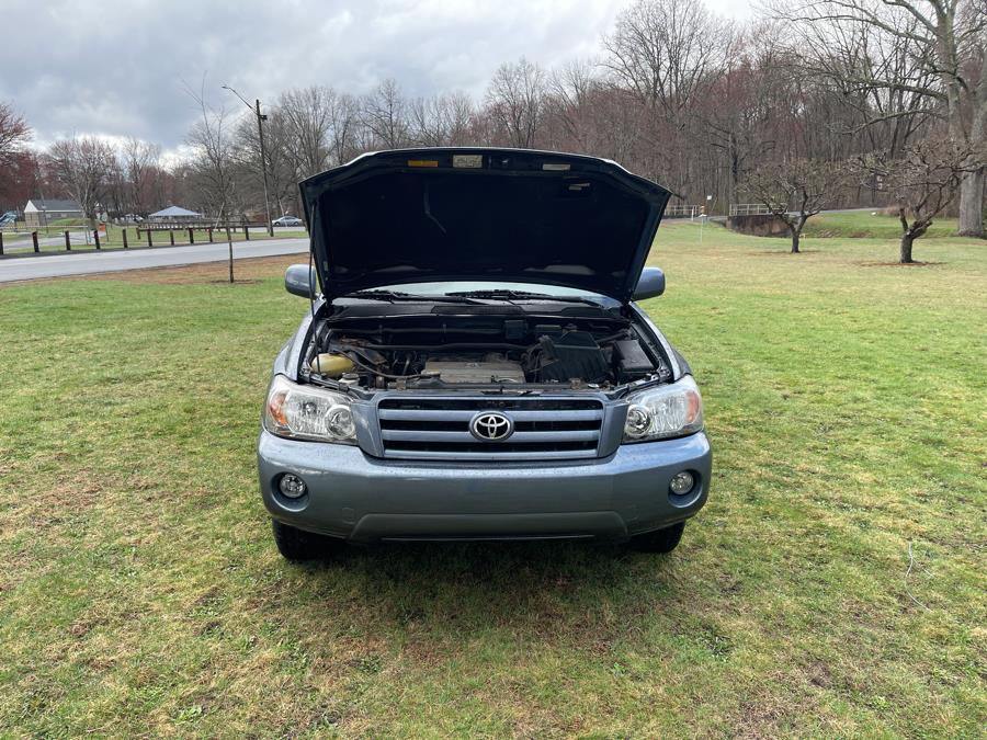 2005 Toyota Highlander photo