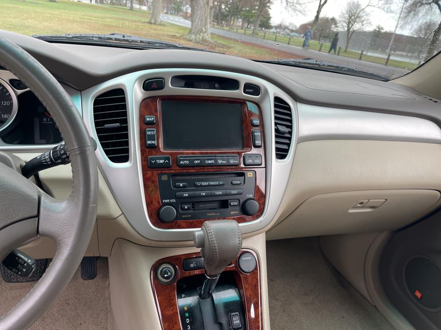 2005 Toyota Highlander photo