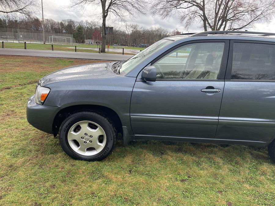 2005 Toyota Highlander photo