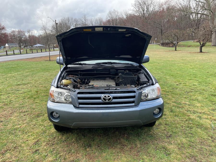 2005 Toyota Highlander photo