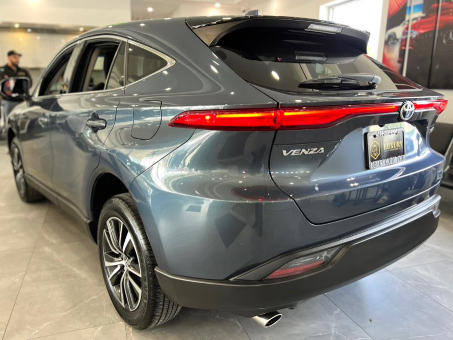 2021 Toyota Venza LE AWD (Natl) photo