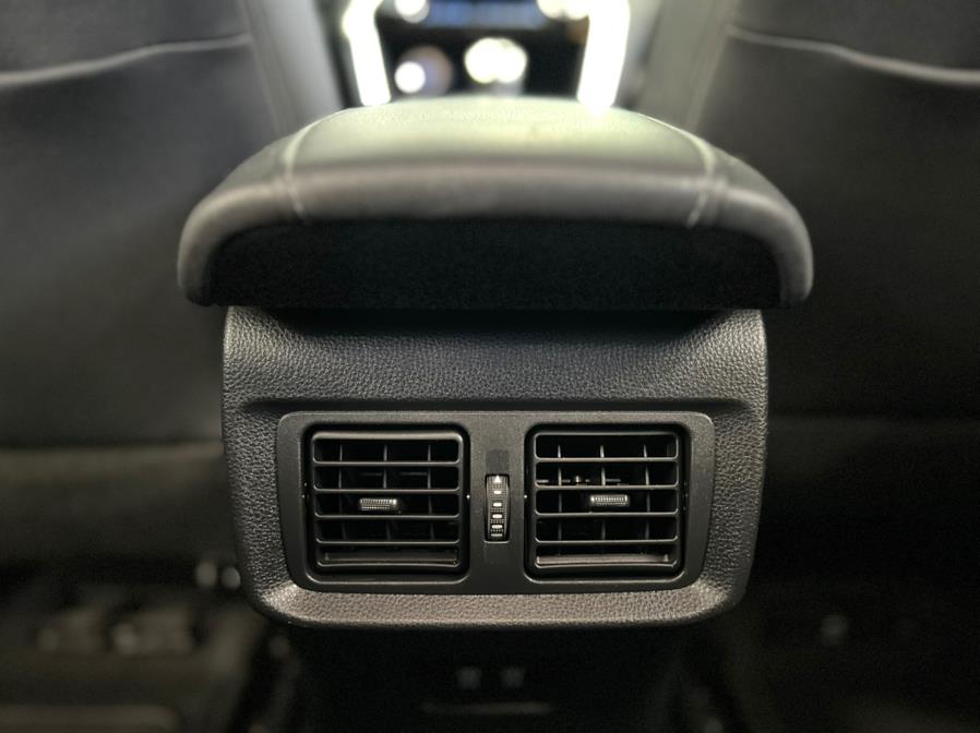 2021 Toyota Venza LE AWD (Natl) photo