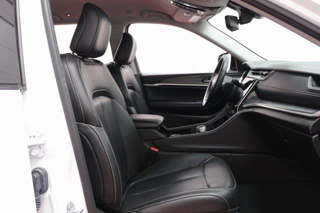2024 Jeep Grand Cherokee Laredo photo