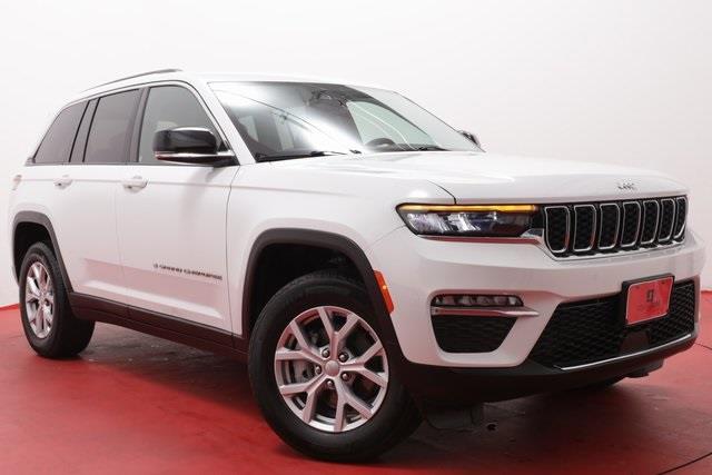 2024 Jeep Grand Cherokee Laredo photo