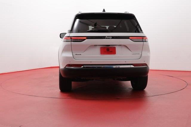2024 Jeep Grand Cherokee Laredo photo