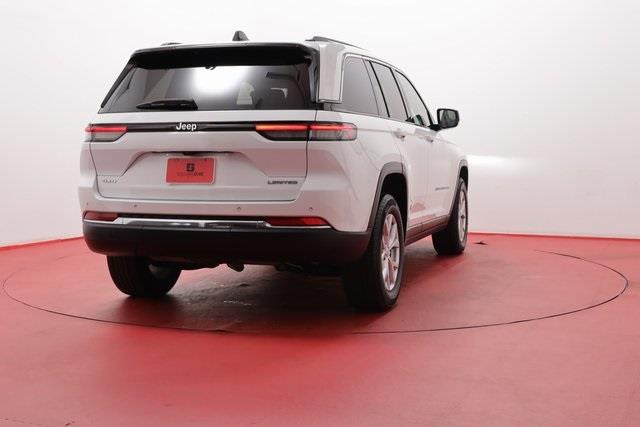 2024 Jeep Grand Cherokee Laredo photo