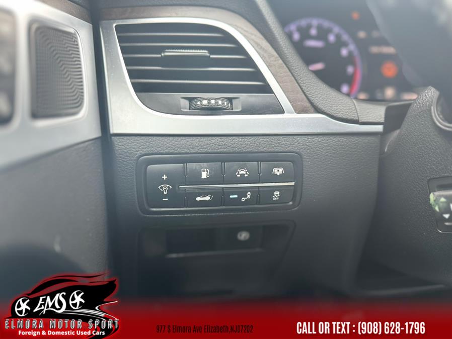 2015 Hyundai Genesis 3.8L photo