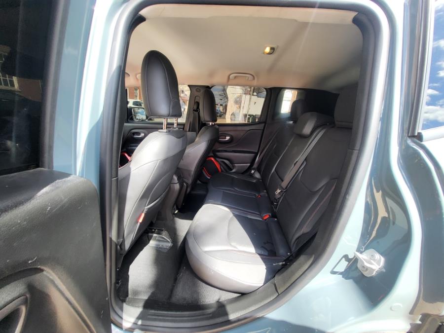 2017 Jeep Renegade Trailhawk 4x4 photo