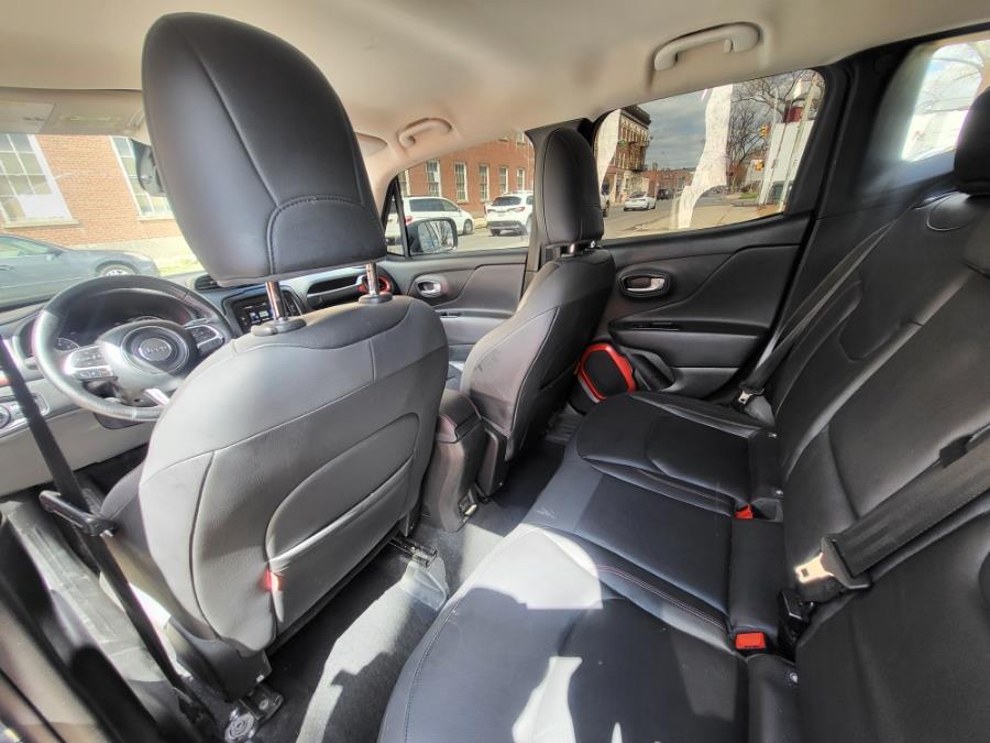 2017 Jeep Renegade Trailhawk 4x4 photo