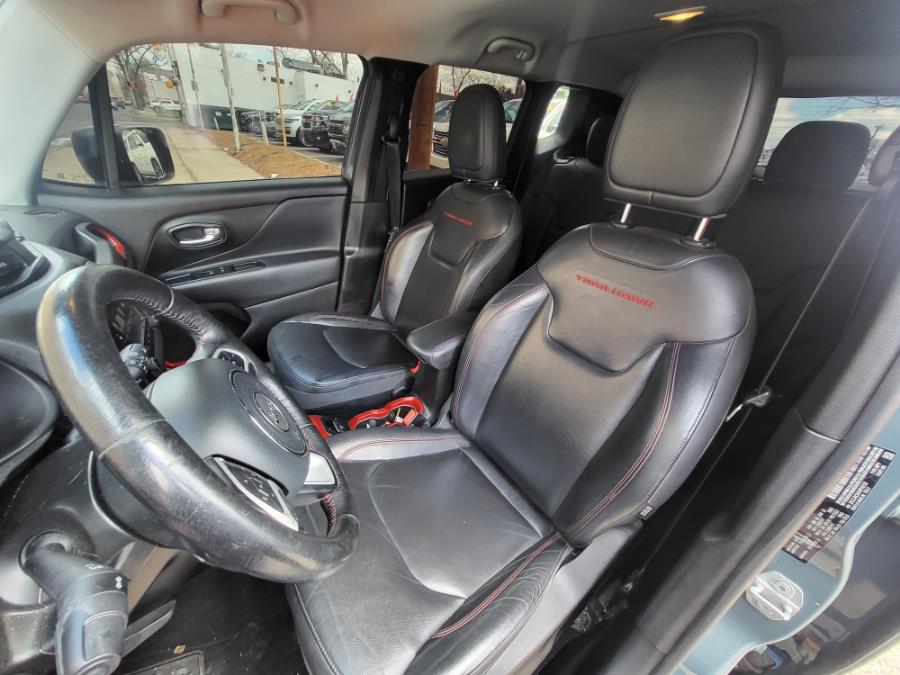 2017 Jeep Renegade Trailhawk 4x4 photo