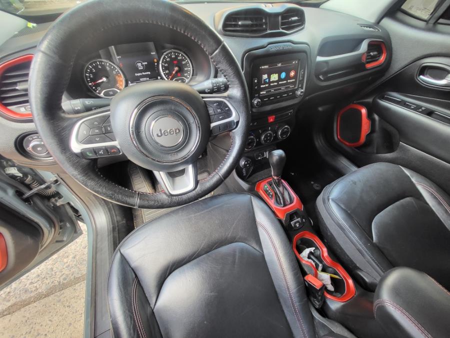 2017 Jeep Renegade Trailhawk 4x4 photo