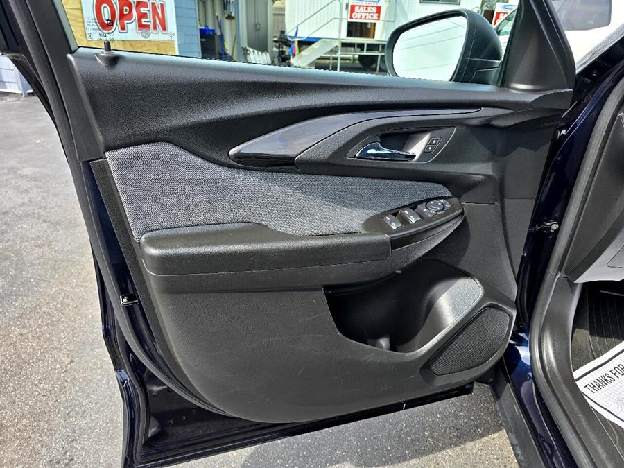 2021 Chevrolet Trailblazer AWD 4dr LS photo