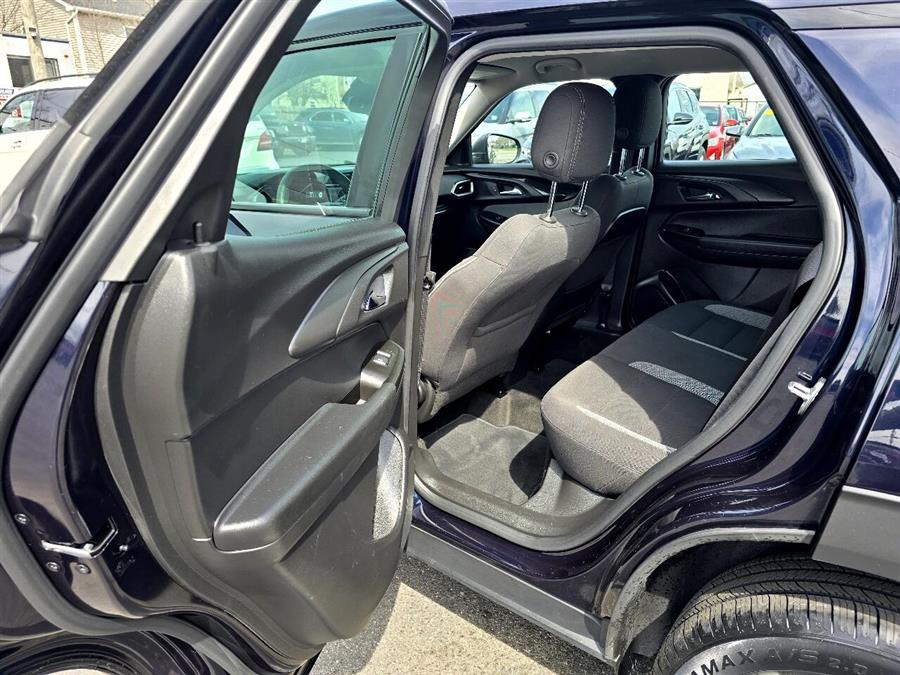 2021 Chevrolet Trailblazer AWD 4dr LS photo
