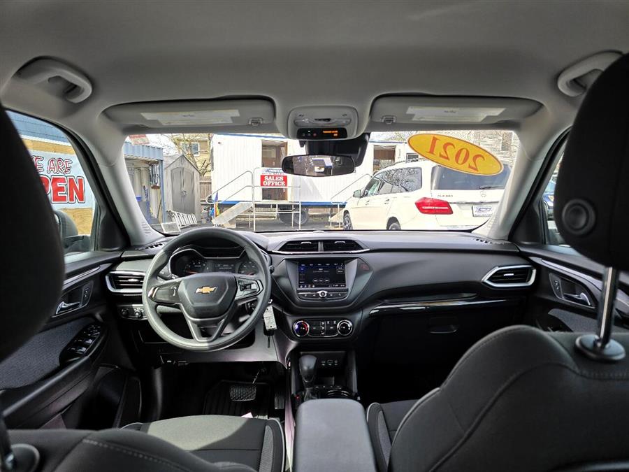 2021 Chevrolet Trailblazer AWD 4dr LS photo