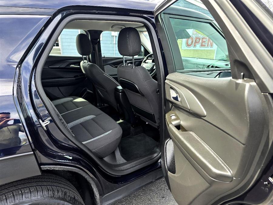 2021 Chevrolet Trailblazer AWD 4dr LS photo