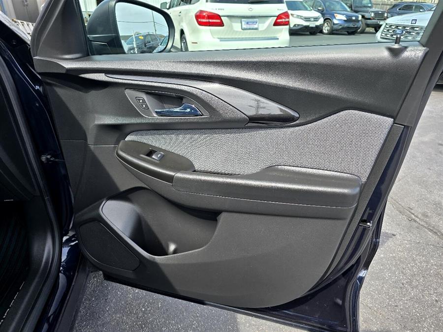 2021 Chevrolet Trailblazer AWD 4dr LS photo