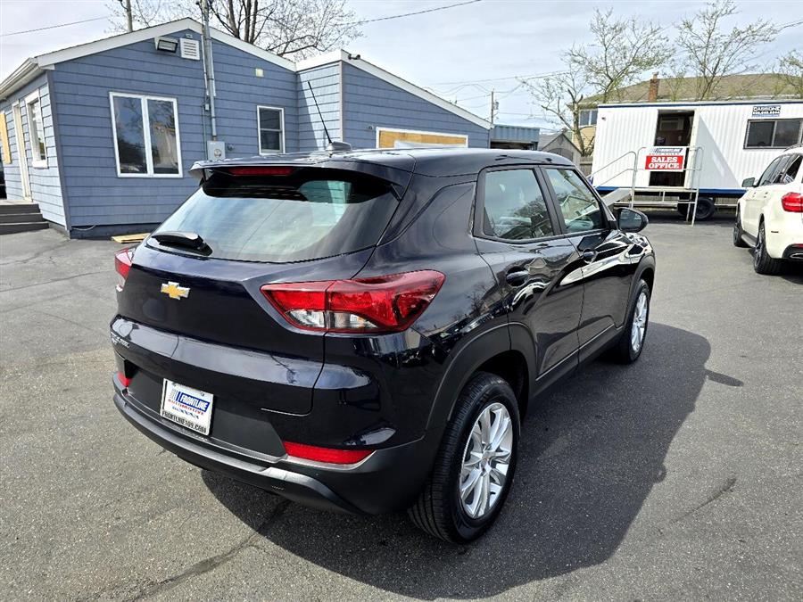 2021 Chevrolet Trailblazer AWD 4dr LS photo