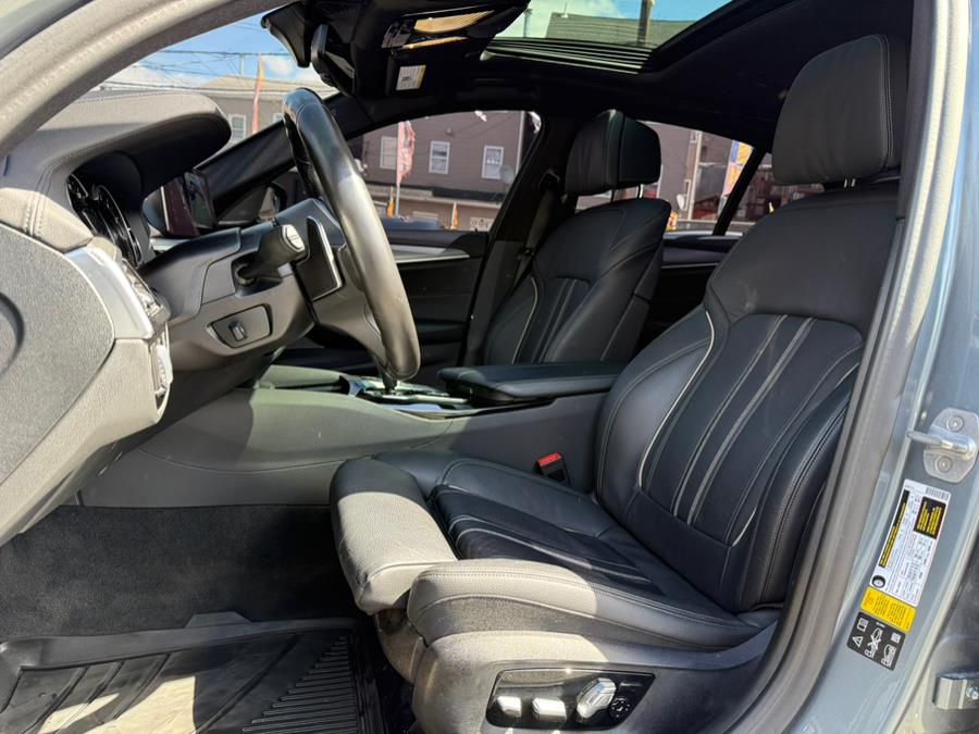 2019 BMW 5-Series M550i xDrive Sedan photo