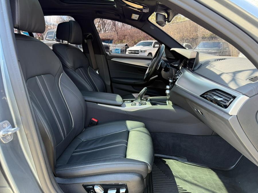 2019 BMW 5-Series M550i xDrive Sedan photo