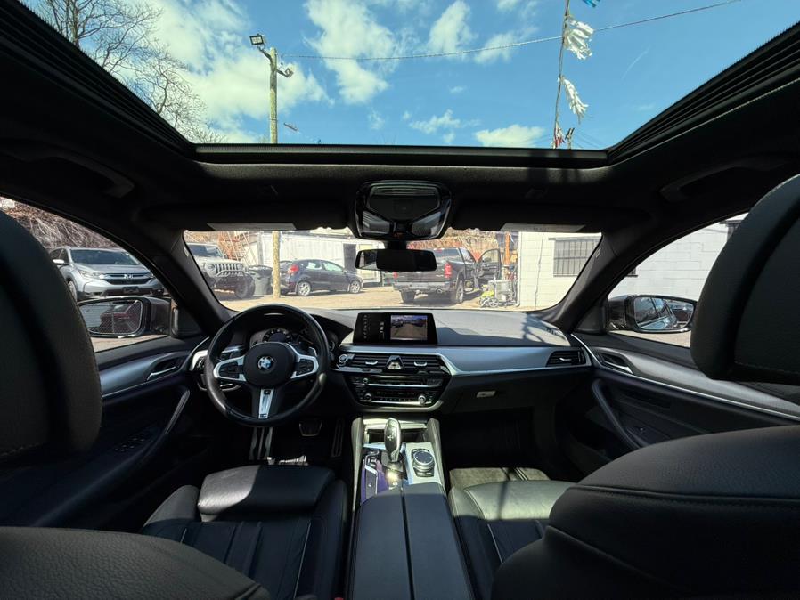 2019 BMW 5-Series M550i xDrive Sedan photo