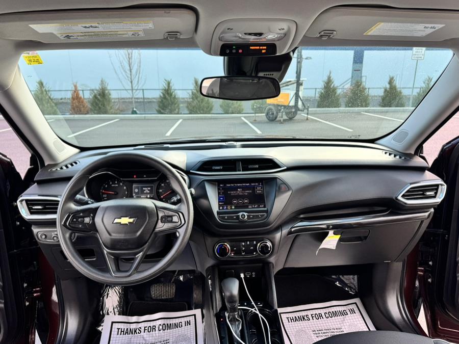 2023 Chevrolet Trailblazer FWD 4dr LT photo